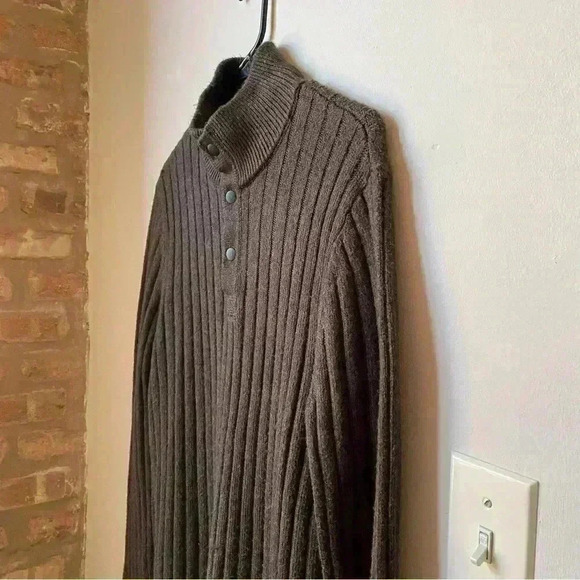 Express Chocolate Brown Buttoned Half-Zip Sweater, Size M - Picture 4 of 11